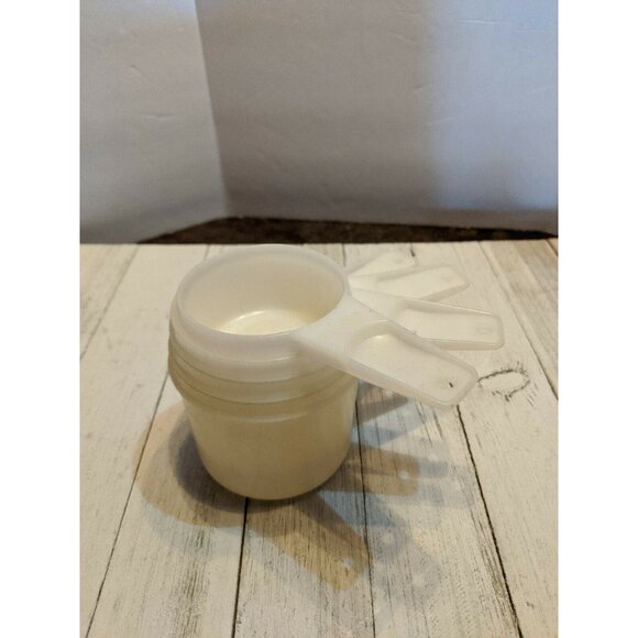 Vintage Tupperware 4 Piece Nesting Hanging Measuring Cups White - Picture 2 of 8